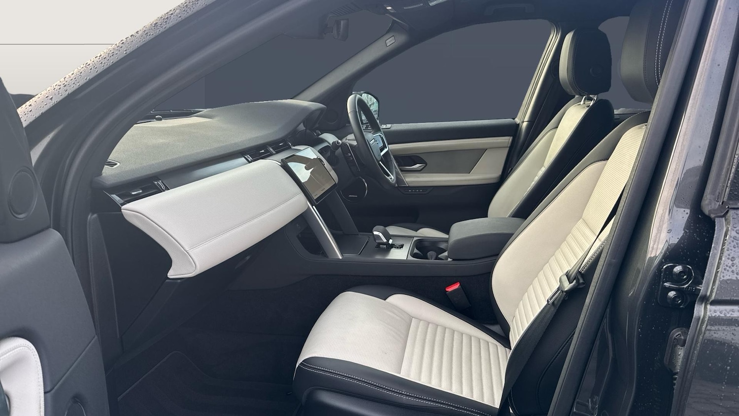 Used Land Rover Discovery Sport 2025 for sale - 76959753: Photo 3