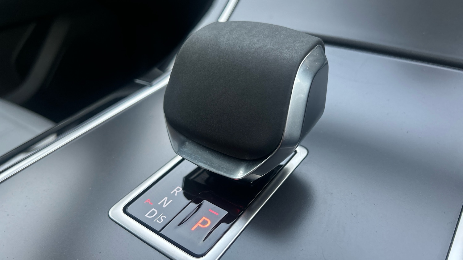 Used Land Rover Range Rover Velar 2023 for sale - 76343853: Photo 13