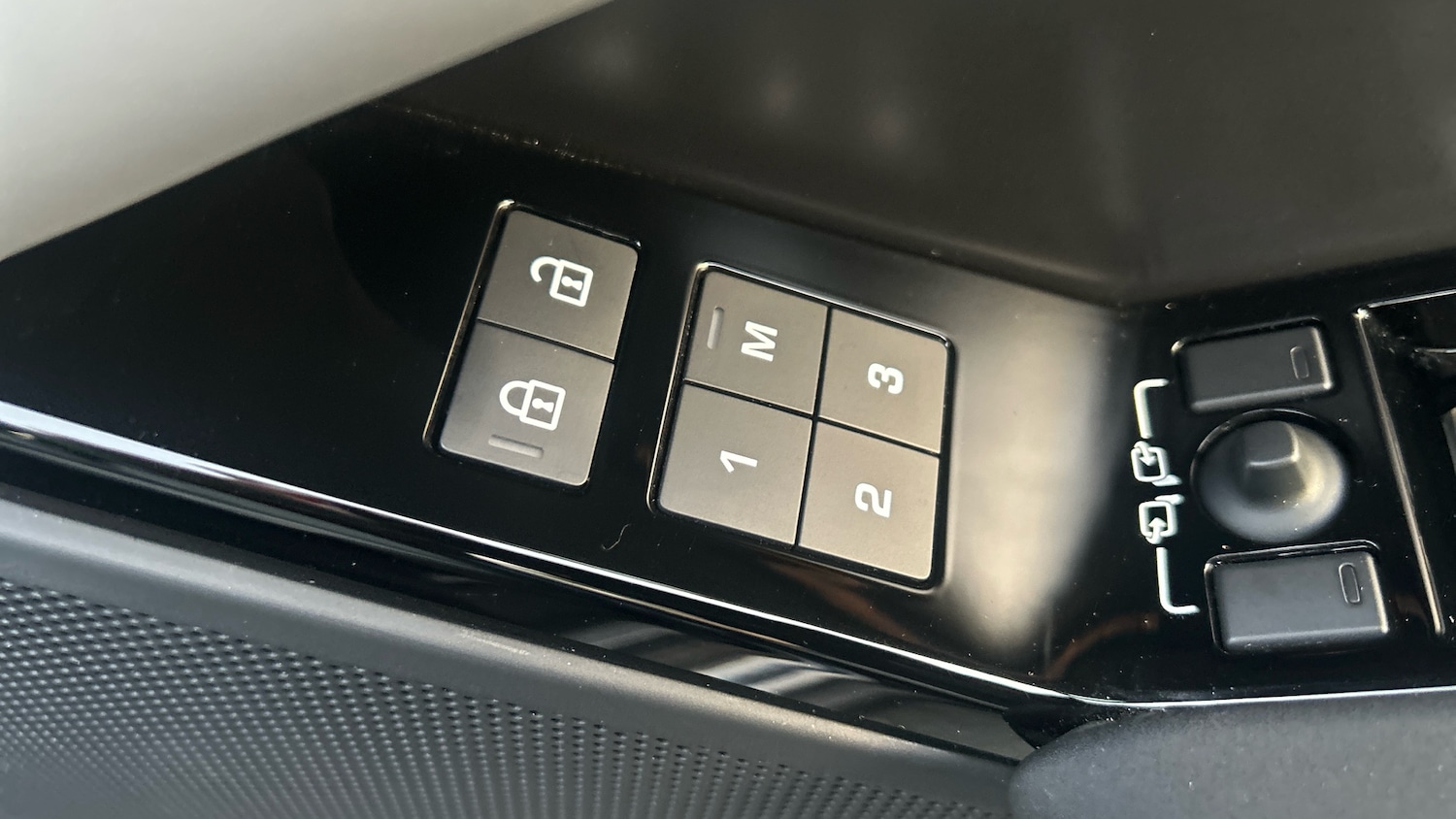 Used Land Rover Range Rover Velar 2023 for sale - 76343853: Photo 44
