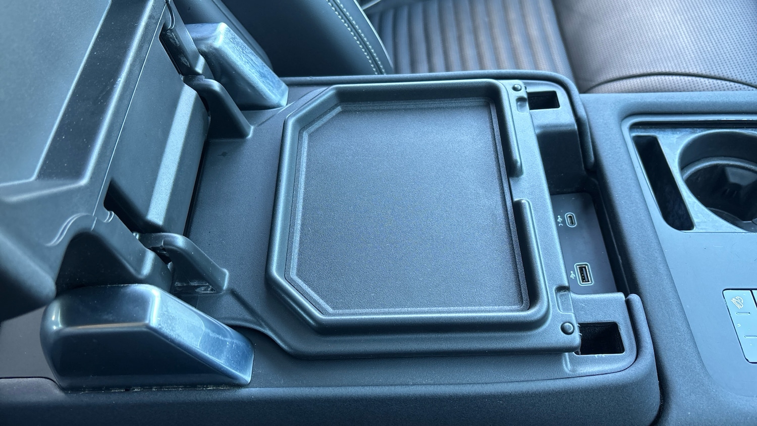 Used Land Rover Discovery 2021 for sale - 76777918: Photo 93