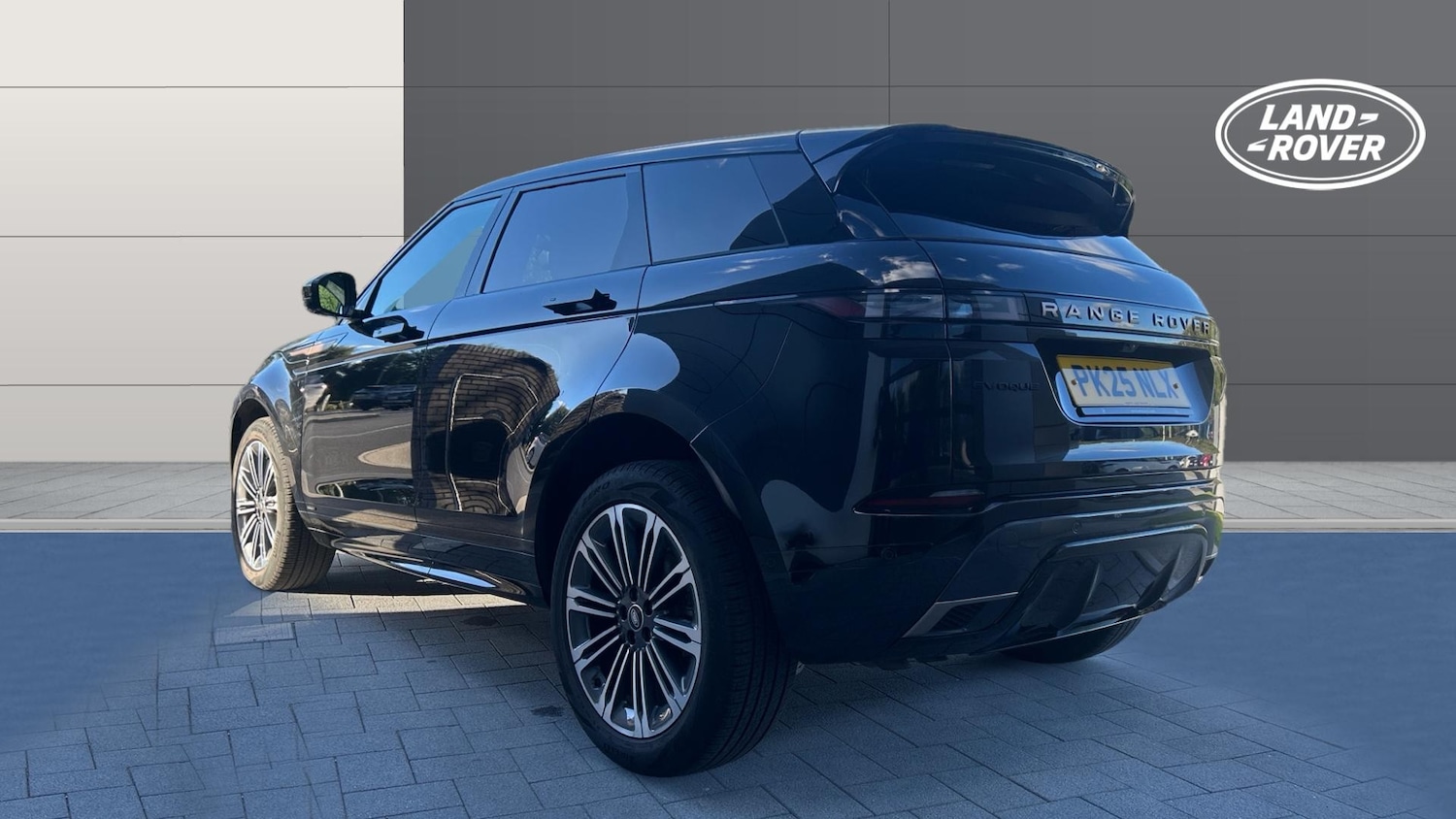 Used Land Rover Range Rover Evoque 2025 for sale - 76004866: Photo 2