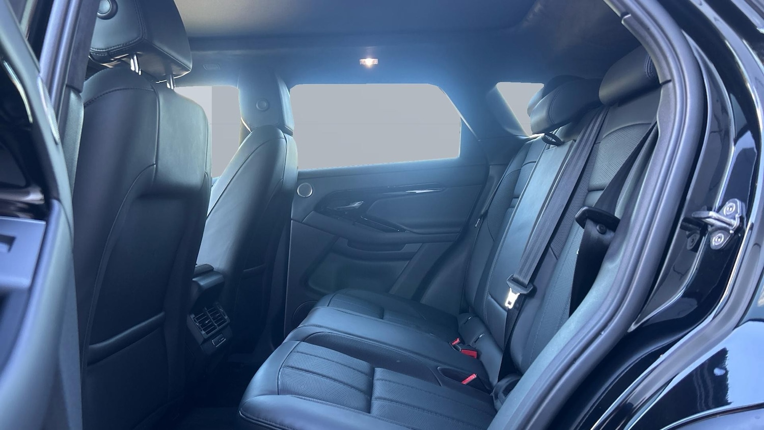 Used Land Rover Range Rover Evoque 2025 for sale - 76004866: Photo 4