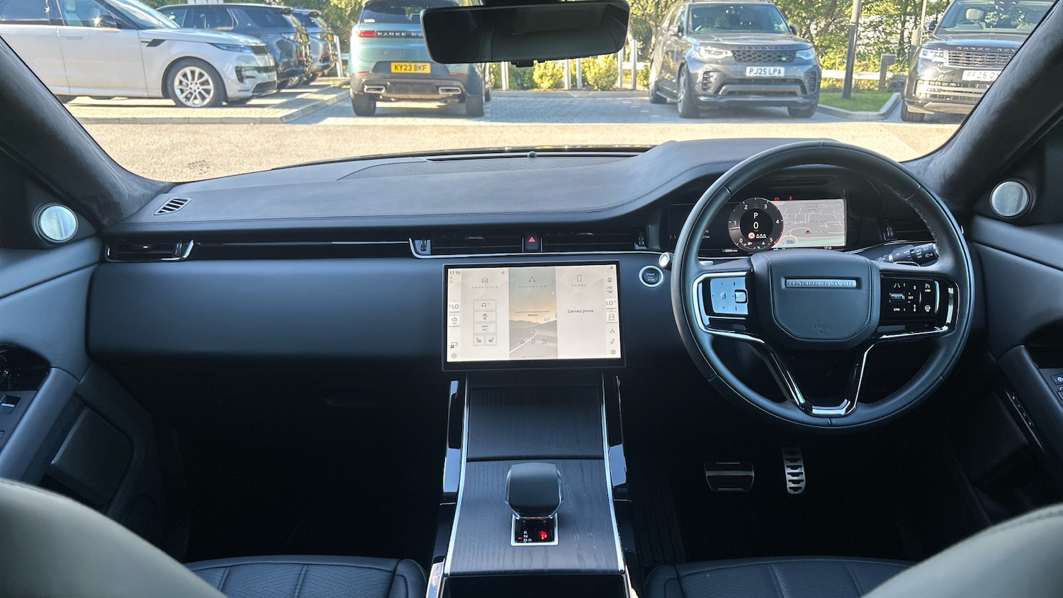 Used Land Rover Range Rover Evoque 2025 for sale - 76004866: Photo 9