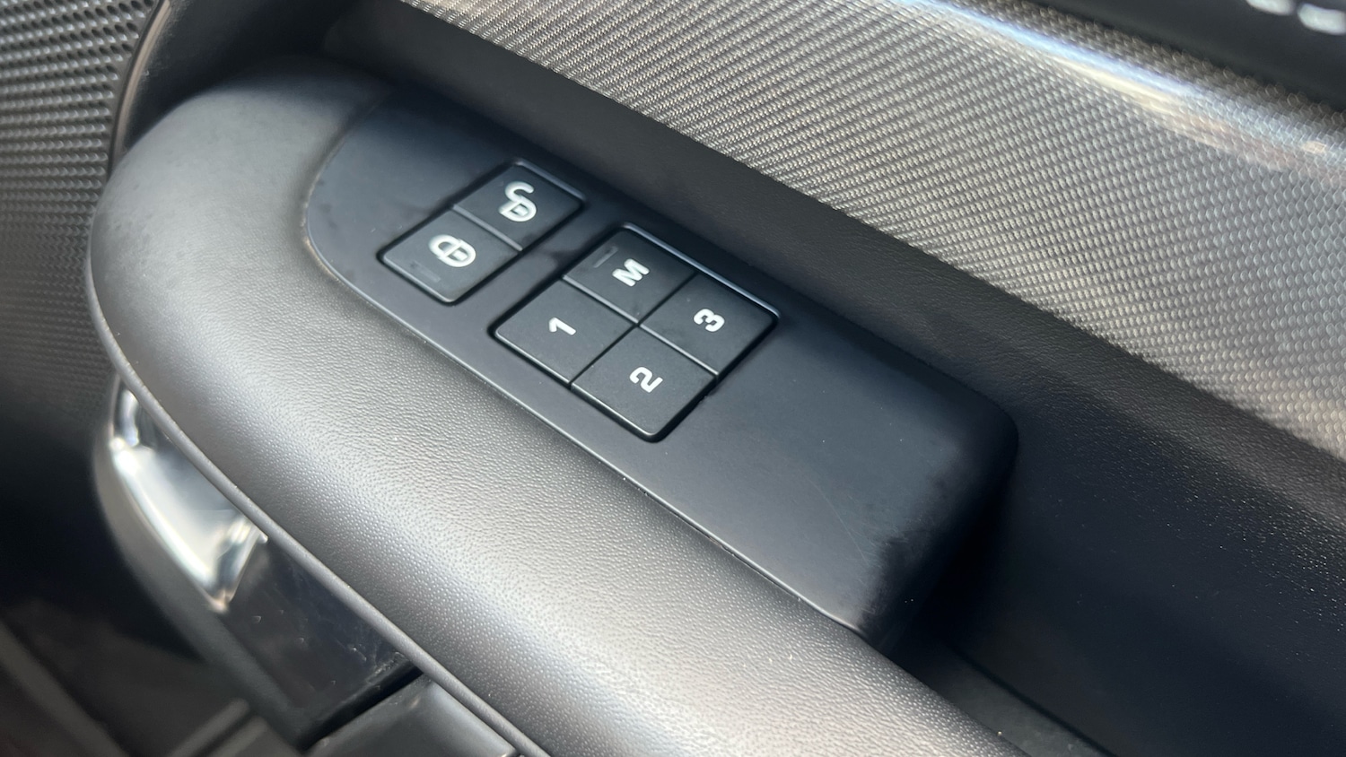 Used Land Rover Discovery 2019 for sale - 76076220: Photo 24