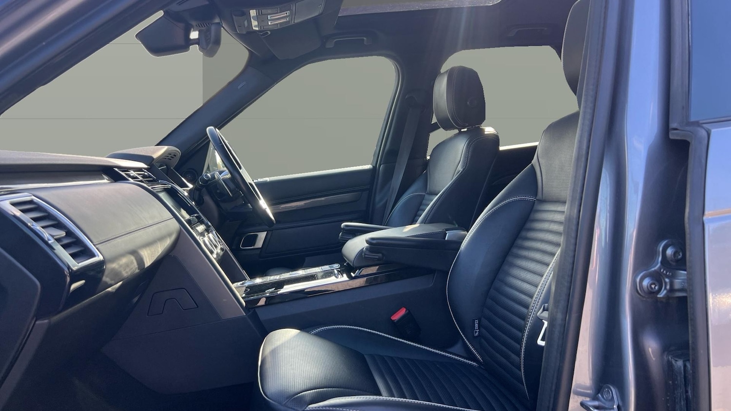 Used Land Rover Discovery 2019 for sale - 76076220: Photo 3