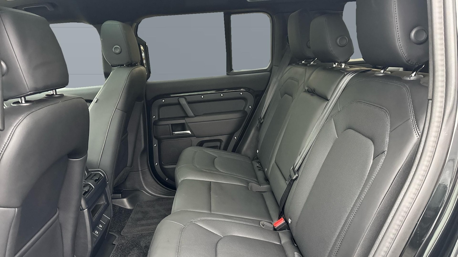 Used Land Rover Defender 2025 for sale - 77288933: Photo 4