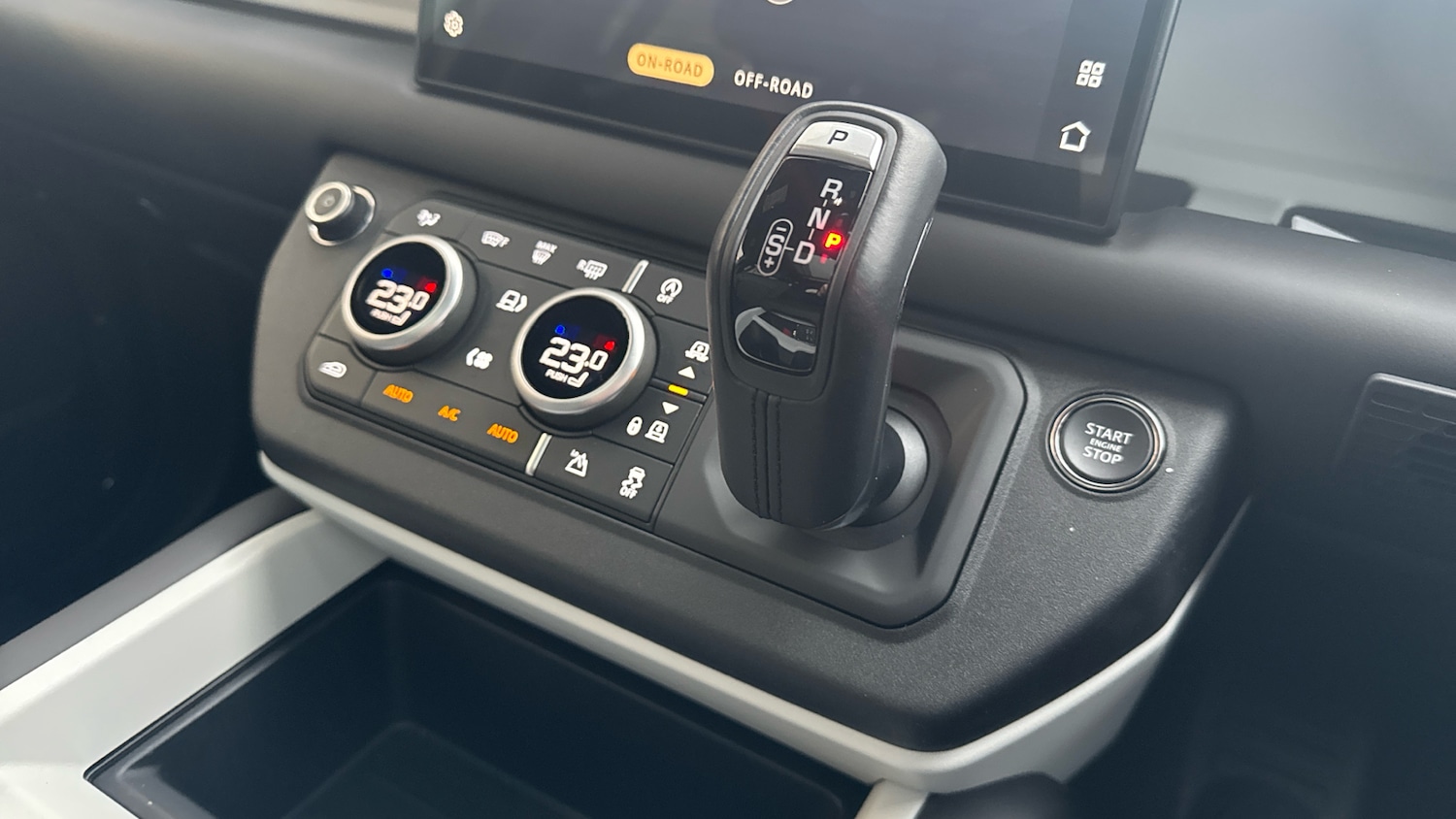 Used Land Rover Defender 2025 for sale - 77990476: Photo 13