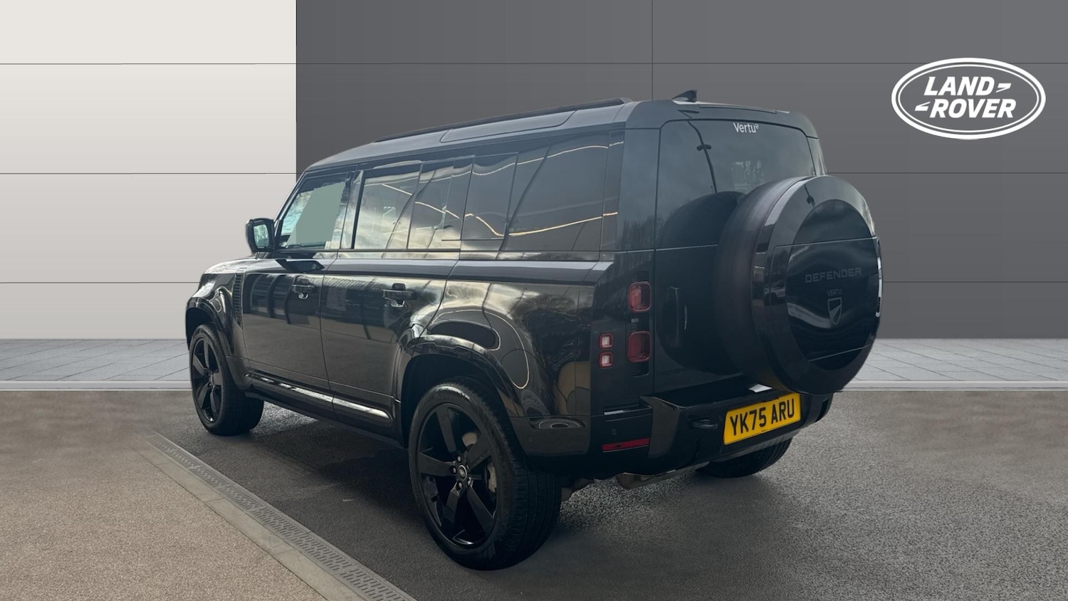 Used Land Rover Defender 2025 for sale - 77990476: Photo 2