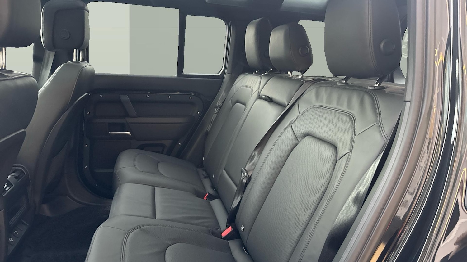 Used Land Rover Defender 2025 for sale - 77990476: Photo 4