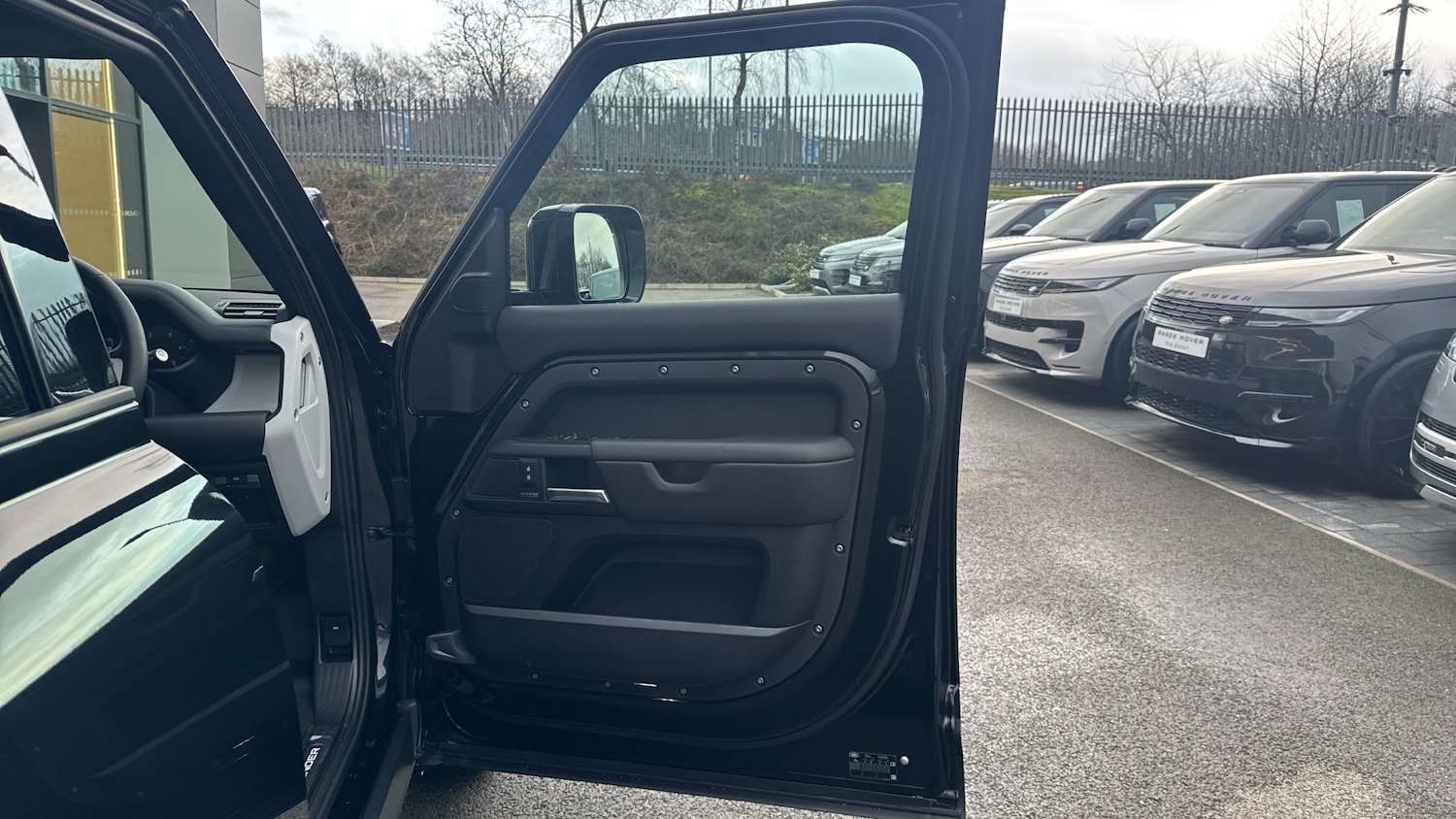 Used Land Rover Defender 2025 for sale - 77990476: Photo 43