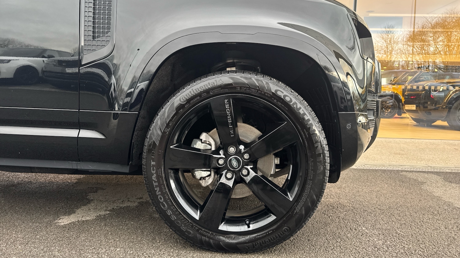 Used Land Rover Defender 2025 for sale - 77990476: Photo 8