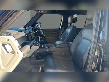 Used Land Rover Defender 2023 for sale - 78168653: Photo