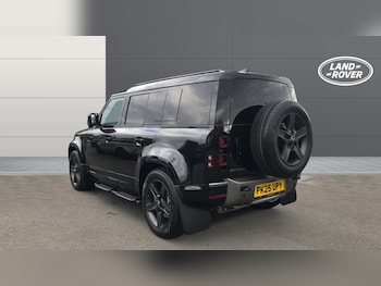 Used Land Rover Defender 2025 for sale - 75894474: Photo