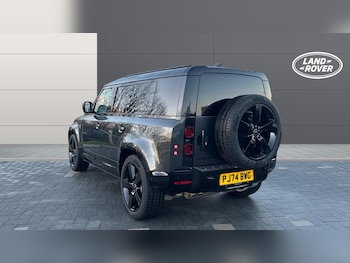 Used Land Rover Defender 2024 for sale - 77151875: Photo
