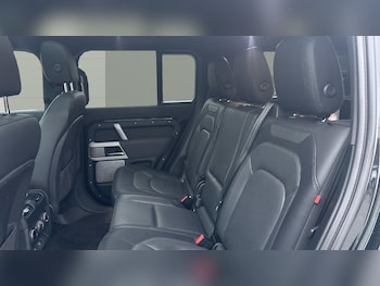 Used Land Rover Defender 2022 for sale - 77351104: Photo