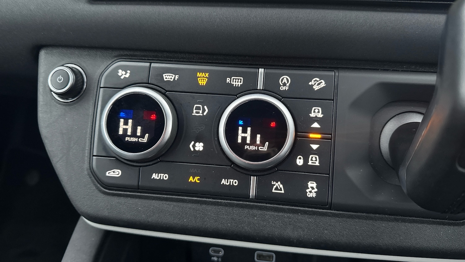 Used Land Rover Defender 2022 for sale - 77351104: Photo 53