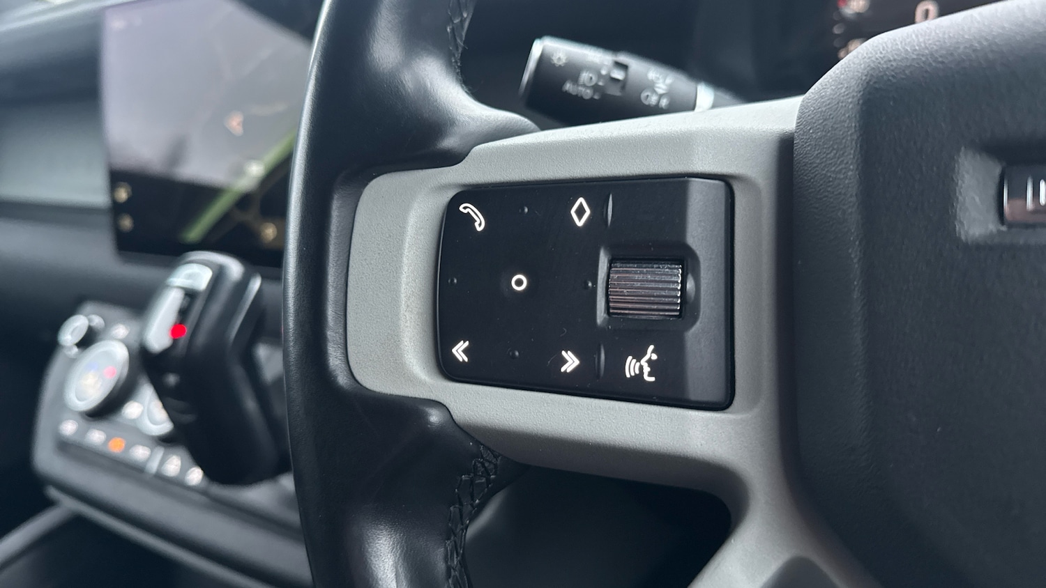 Used Land Rover Defender 2022 for sale - 77351104: Photo 60