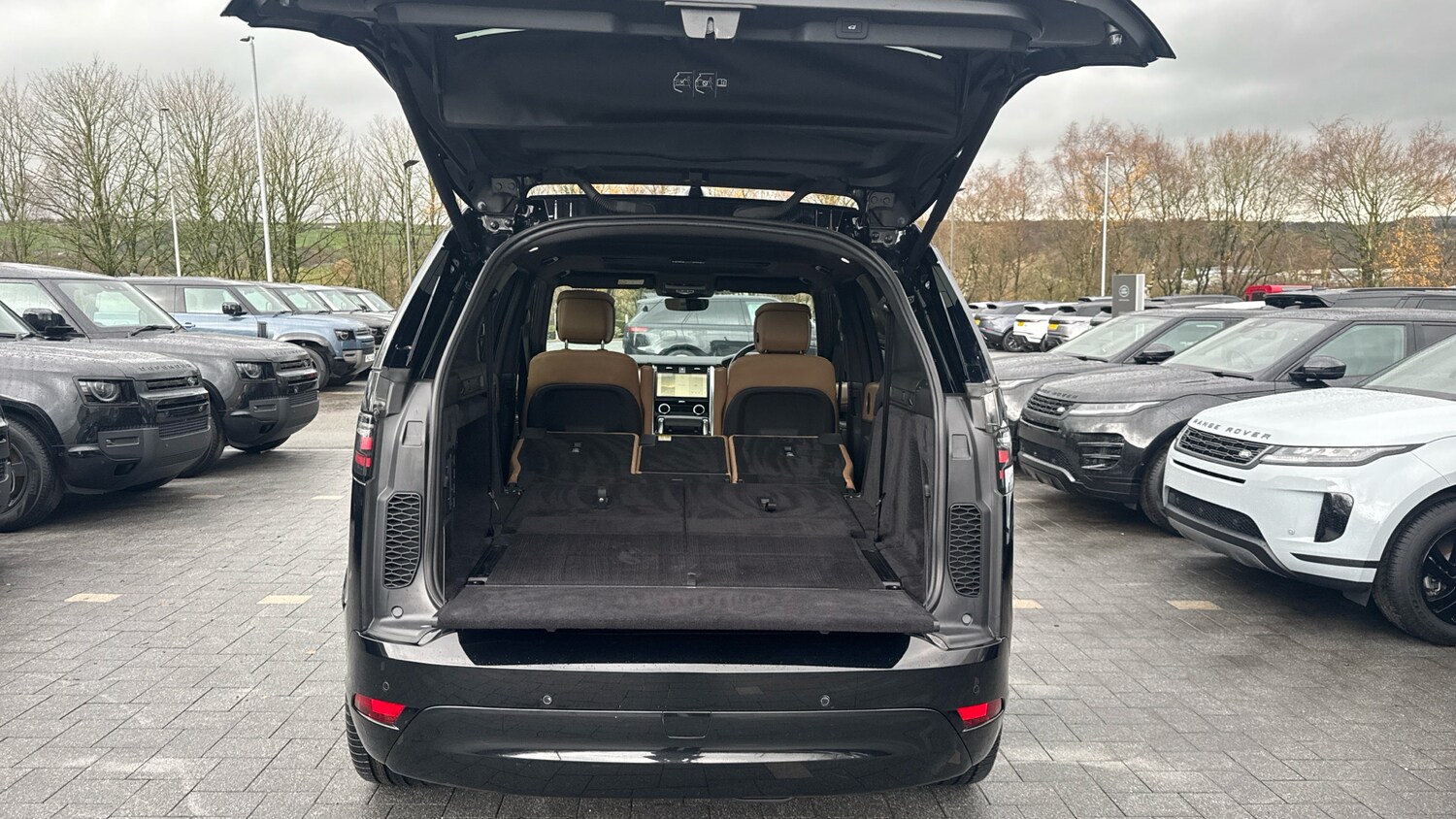 Used Land Rover Discovery 2023 for sale - 76792893: Photo 10