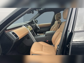 Used Land Rover Discovery 2023 for sale - 76792893: Photo