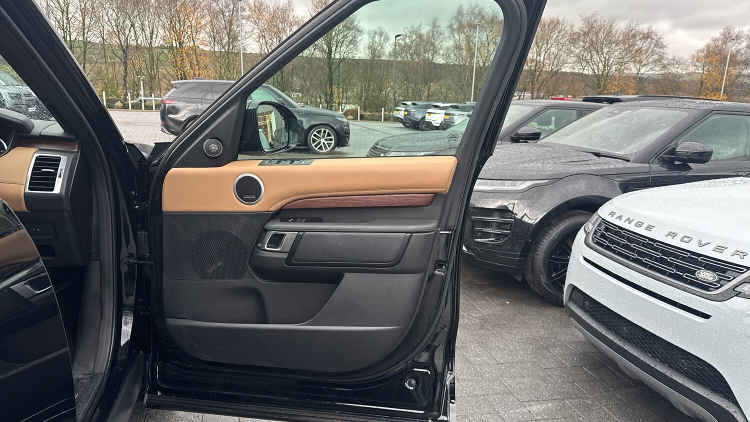 Used Land Rover Discovery 2023 for sale - 76792893: Photo 42