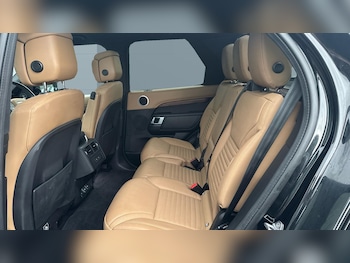 Used Land Rover Discovery 2023 for sale - 76792893: Photo