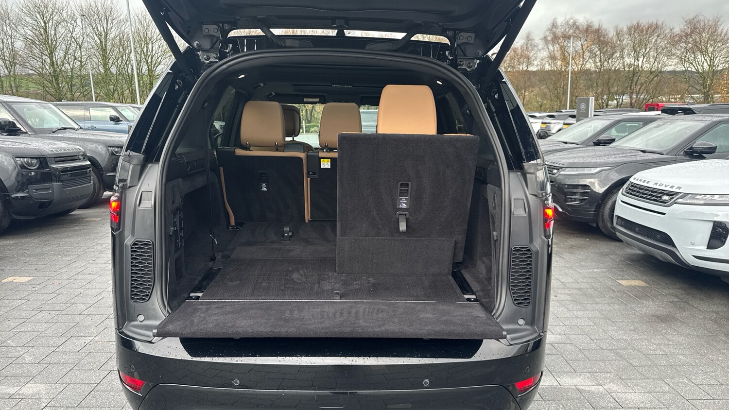 Used Land Rover Discovery 2023 for sale - 76792893: Photo 50