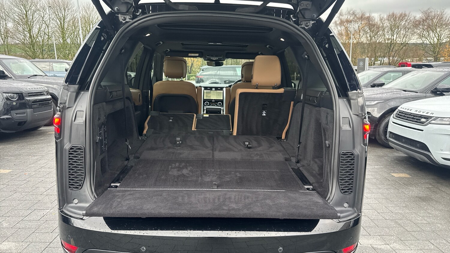 Used Land Rover Discovery 2023 for sale - 76792893: Photo 52