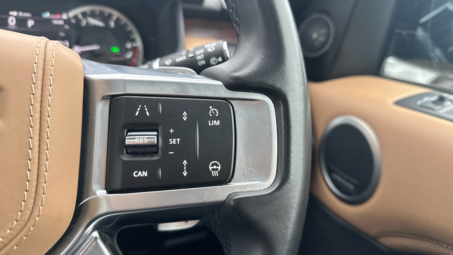 Used Land Rover Discovery 2023 for sale - 76792893: Photo 60