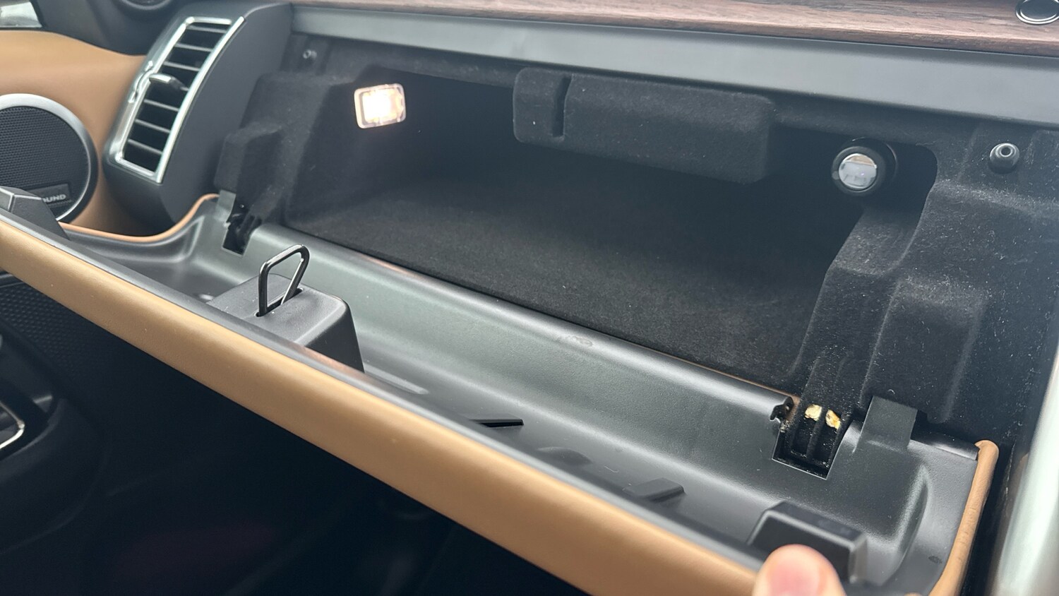 Used Land Rover Discovery 2023 for sale - 76792893: Photo 70