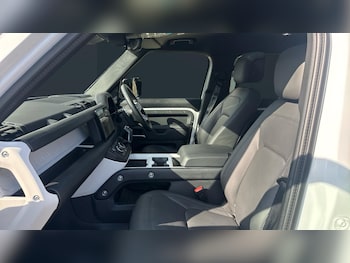 Used Land Rover Defender 2025 for sale - 77902868: Photo