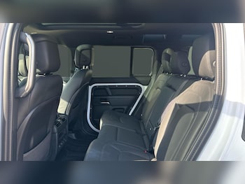 Used Land Rover Defender 2025 for sale - 77902868: Photo