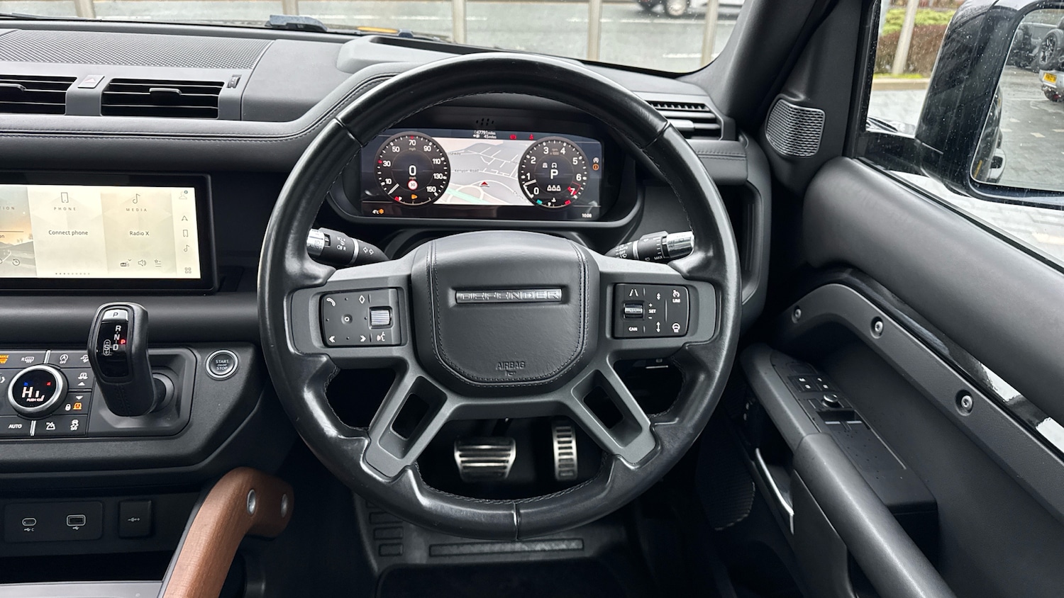 Used Land Rover Defender 2021 for sale - 77420970: Photo 15