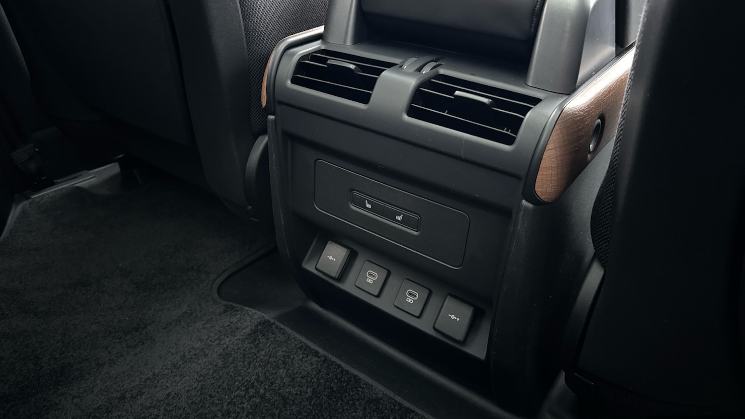 Used Land Rover Defender 2021 for sale - 77420970: Photo 18