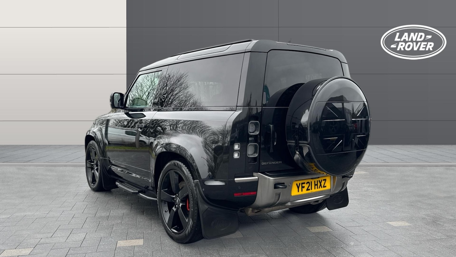 Used Land Rover Defender 2021 for sale - 77420970: Photo 2