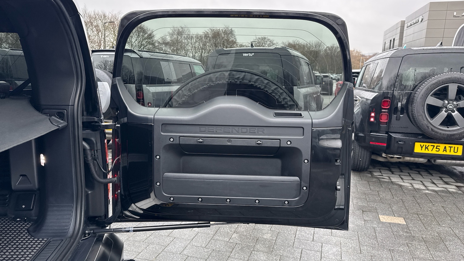 Used Land Rover Defender 2021 for sale - 77420970: Photo 37