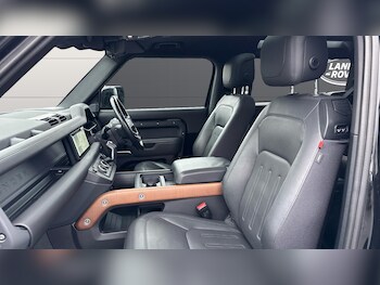 Used Land Rover Defender 2021 for sale - 77420970: Photo