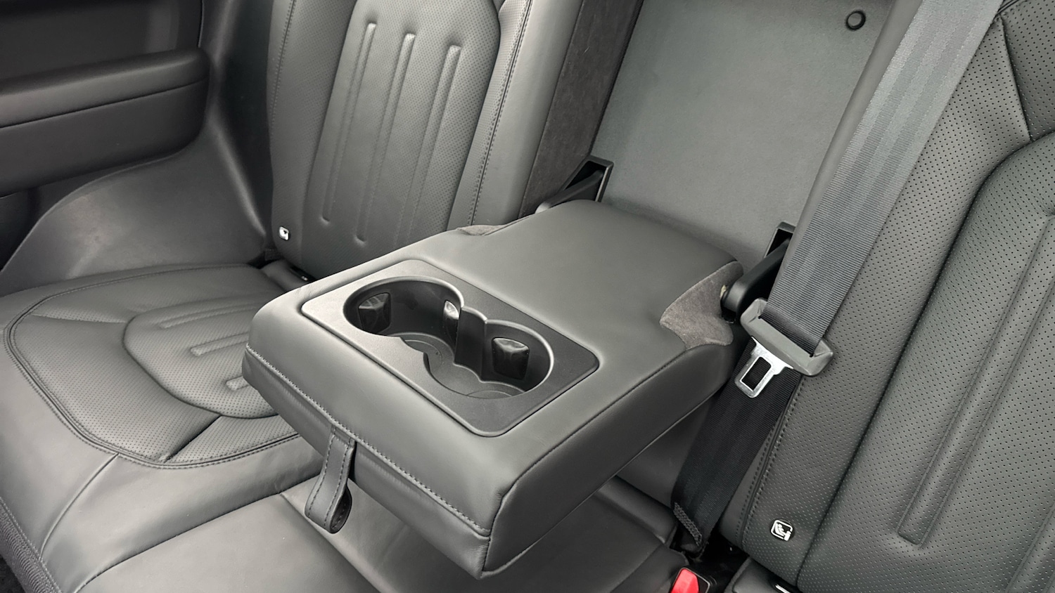 Used Land Rover Defender 2021 for sale - 77420970: Photo 54