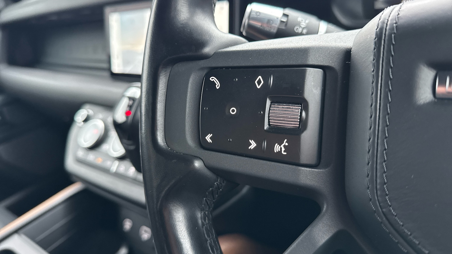 Used Land Rover Defender 2021 for sale - 77420970: Photo 64