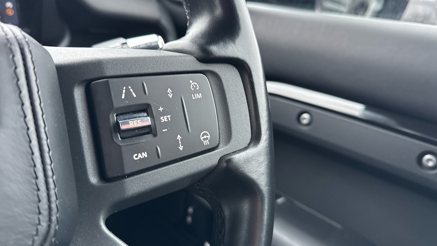 Used Land Rover Defender 2021 for sale - 77420970: Photo 65