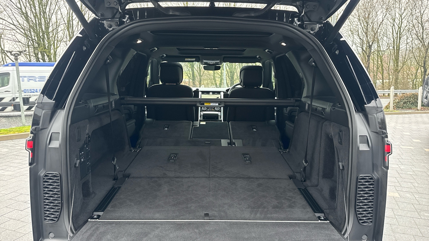 Used Land Rover Discovery 2024 for sale - 77447018: Photo 10