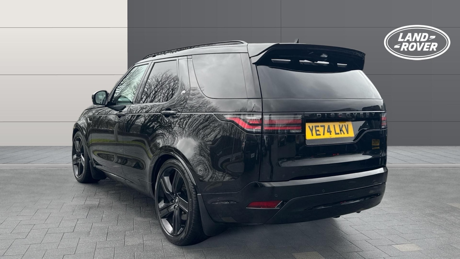 Used Land Rover Discovery 2024 for sale - 77447018: Photo 2