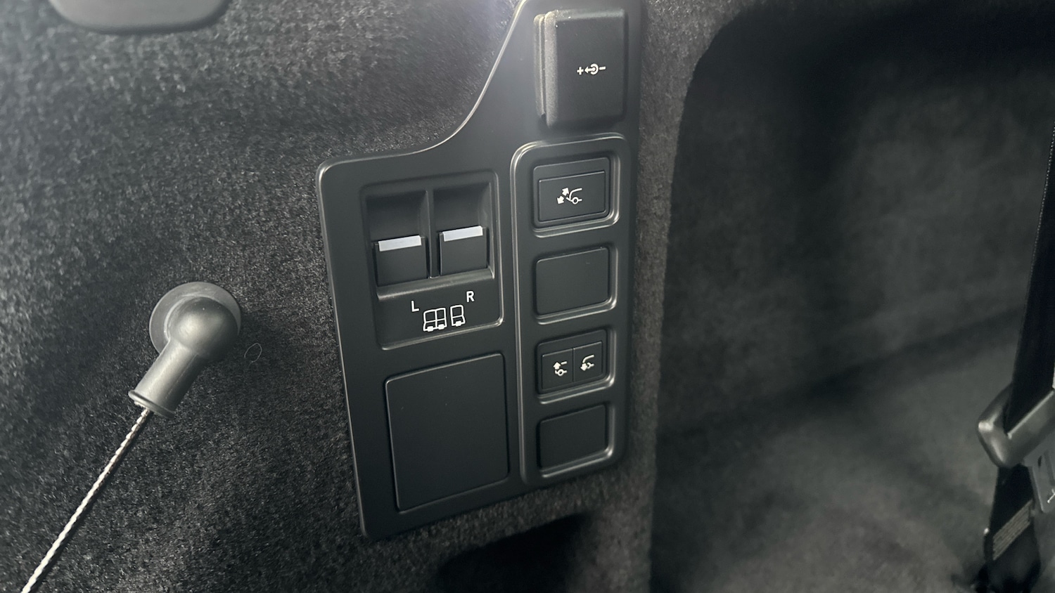 Used Land Rover Discovery 2024 for sale - 77447018: Photo 31