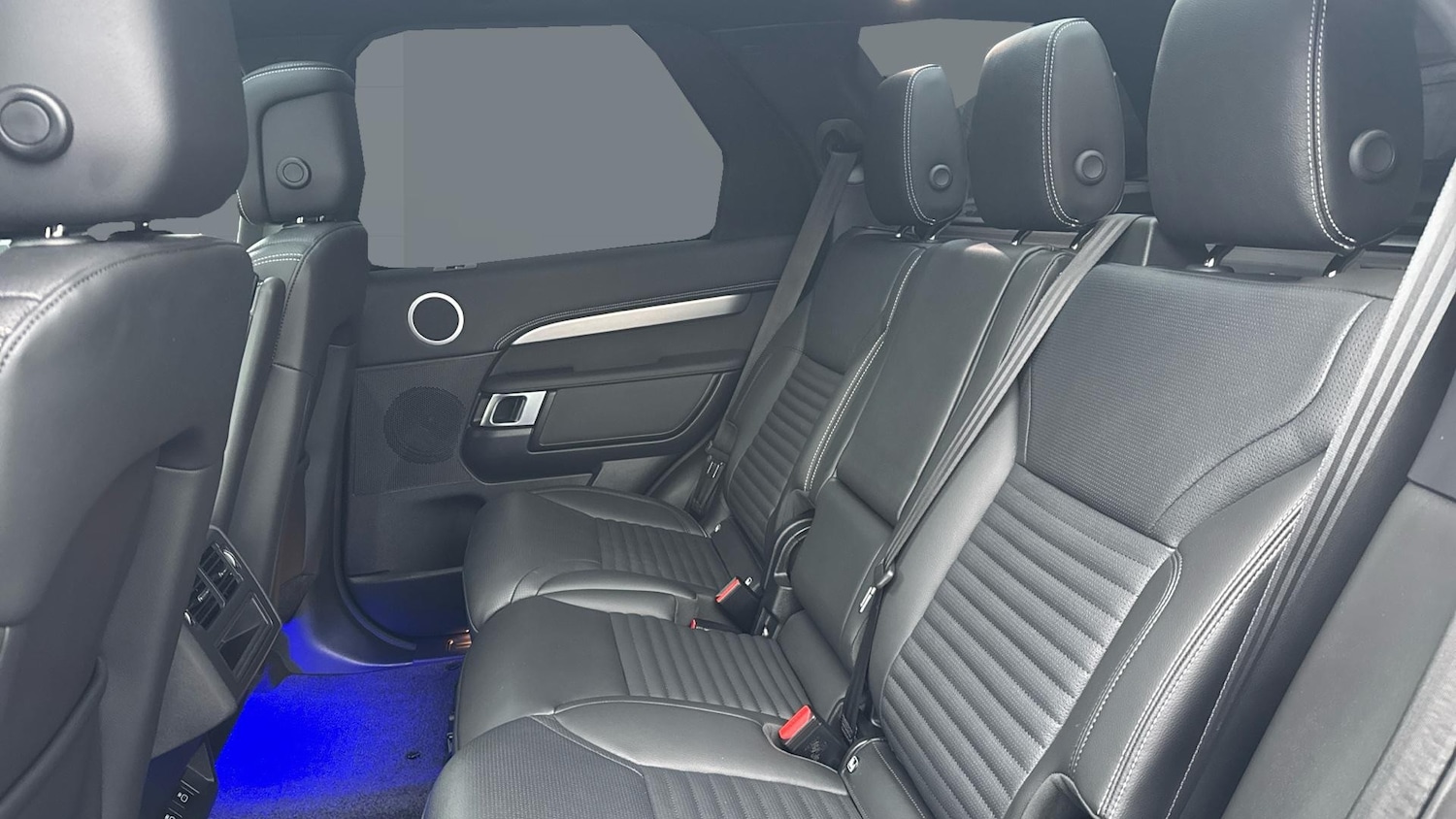 Used Land Rover Discovery 2024 for sale - 77447018: Photo 4