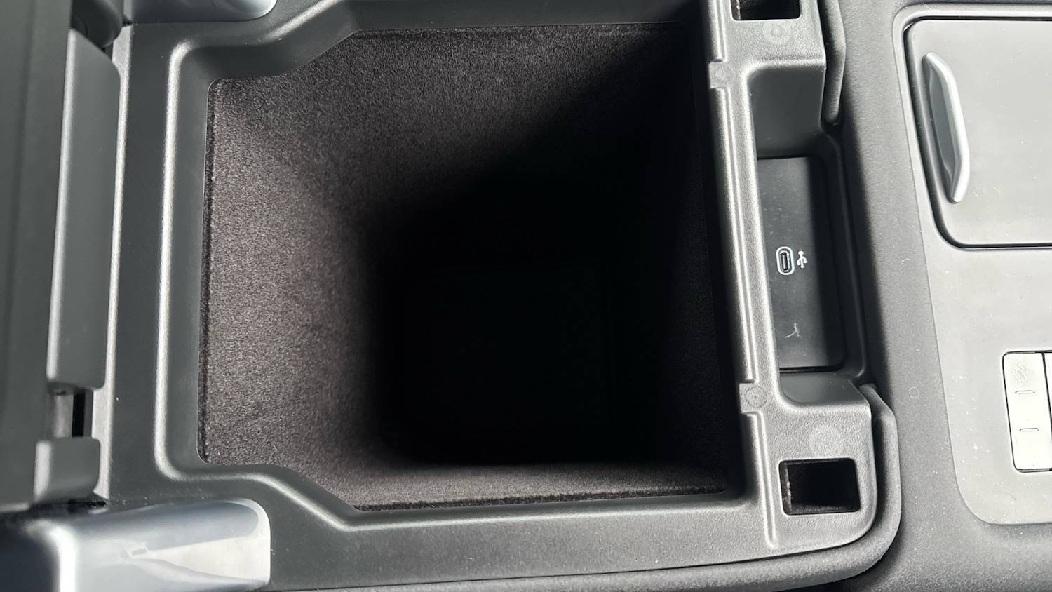 Used Land Rover Discovery 2024 for sale - 77447018: Photo 63