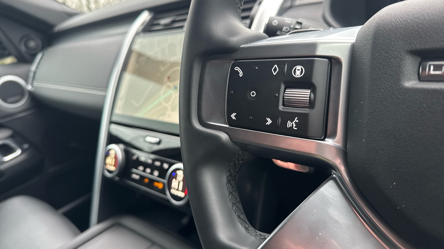 Used Land Rover Discovery 2024 for sale - 77447018: Photo 64