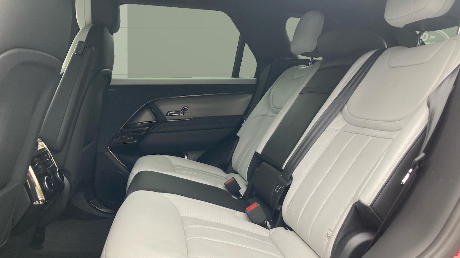 Used Land Rover Range Rover Sport 2024 for sale - 76193791: Photo 4