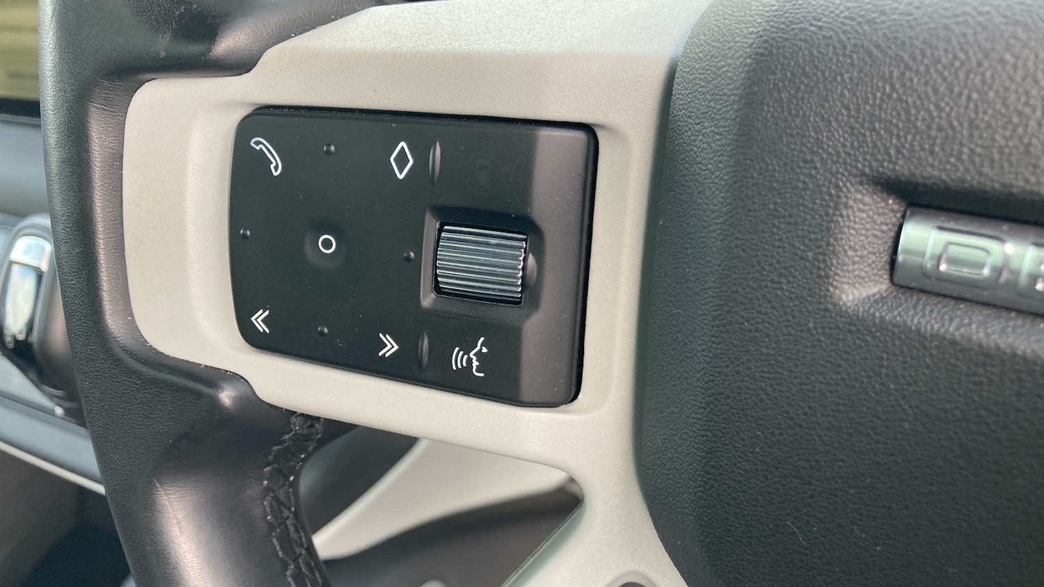 Used Land Rover Defender 2024 for sale - 77381478: Photo 29