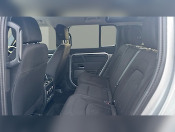 Used Land Rover Defender 2020 for sale - 76796850: Photo