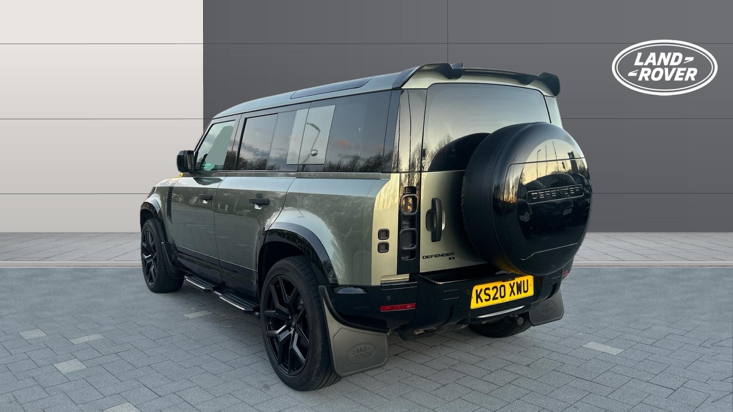 Used Land Rover Defender 2020 for sale - 76625607: Photo 2