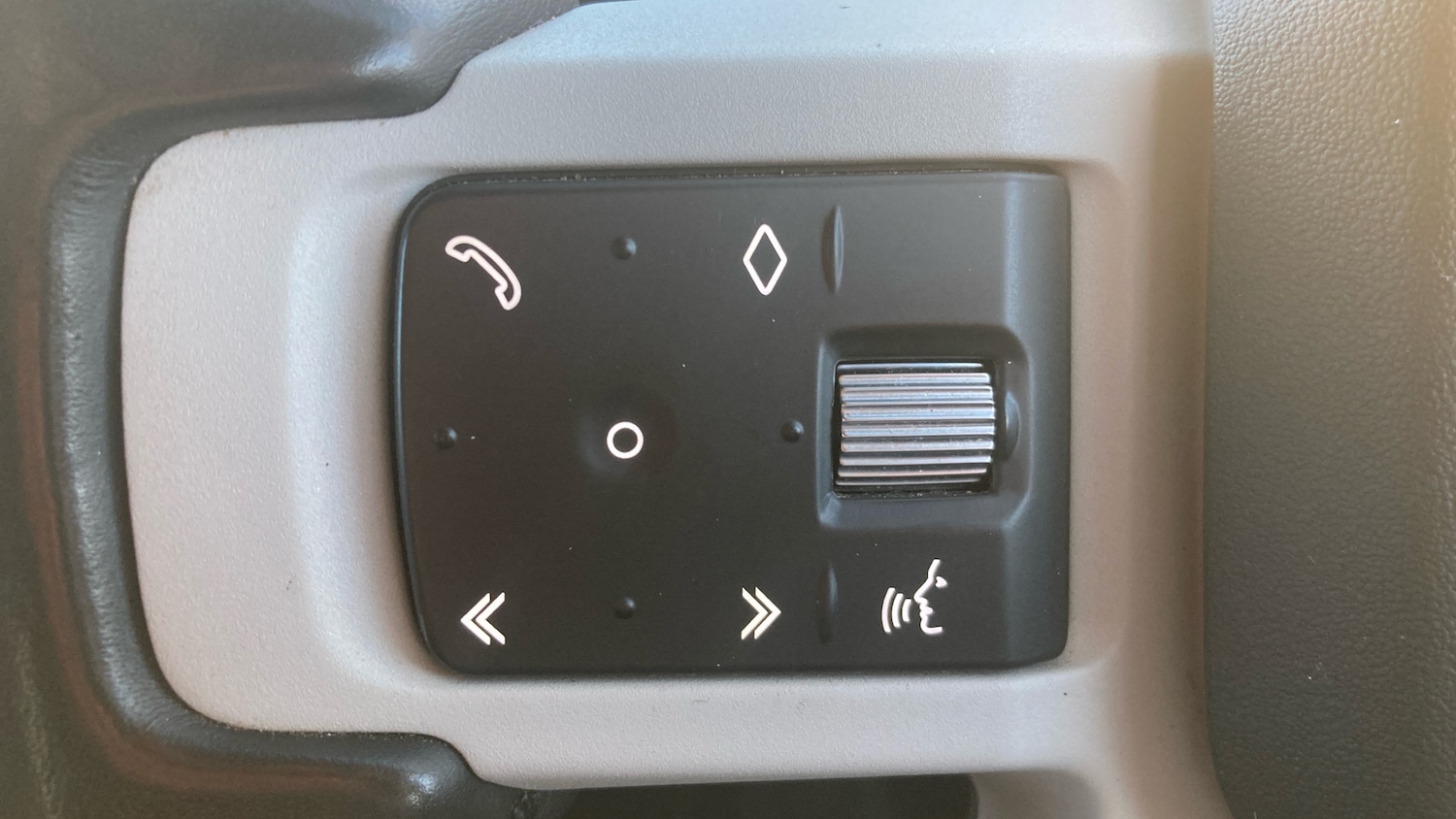 Used Land Rover Defender 2020 for sale - 76625607: Photo 23